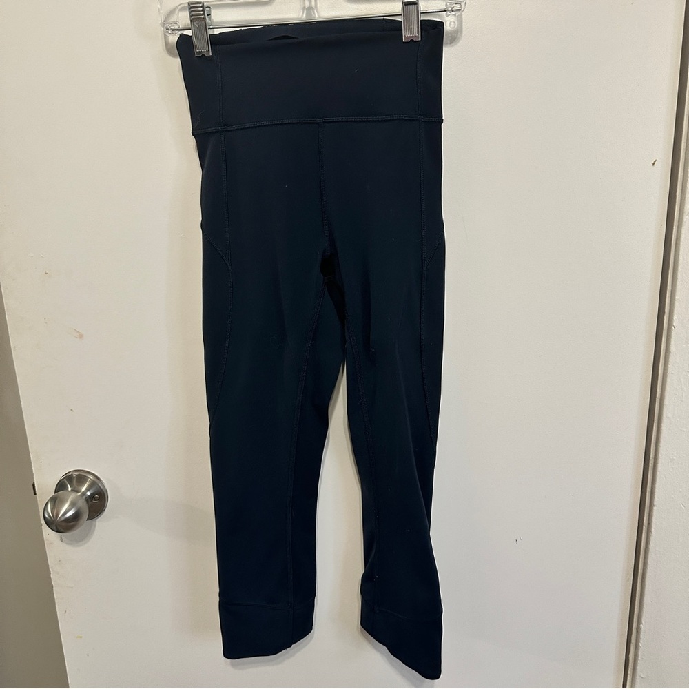 Lululemon wunder under size 2 crop leggings
